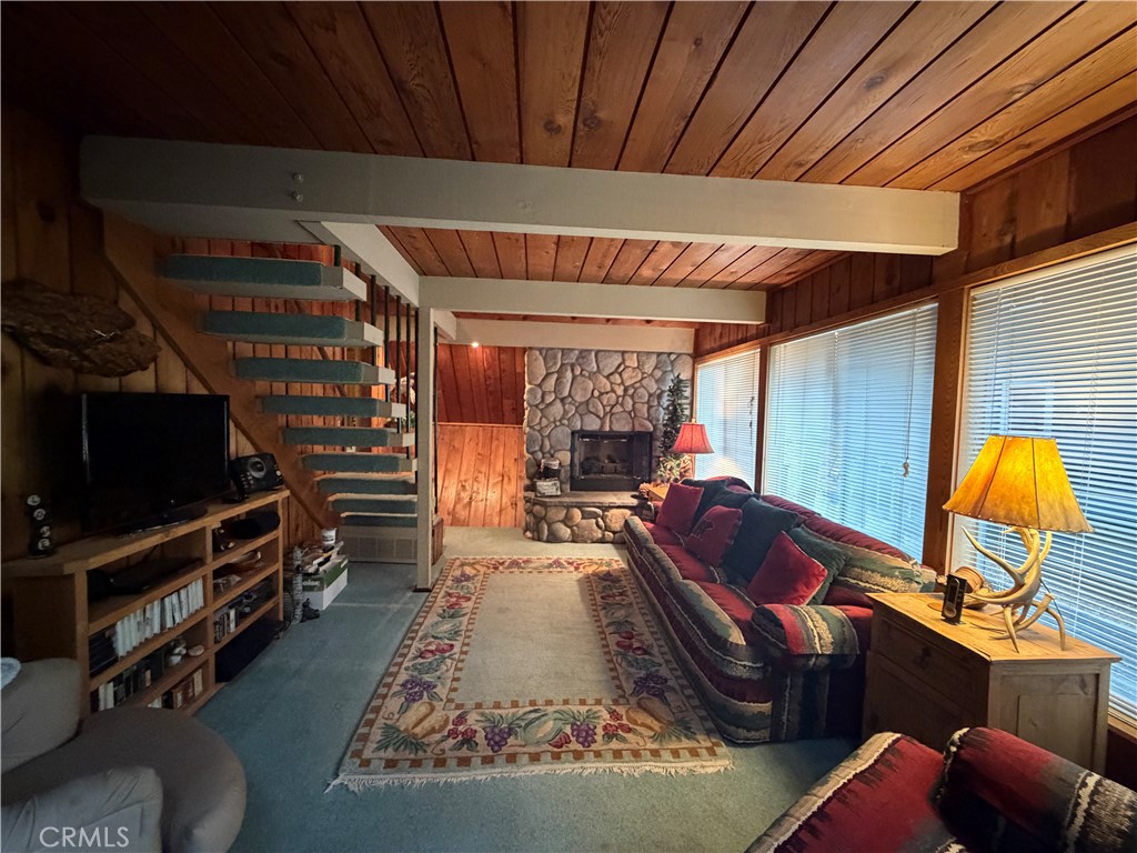 679 Pinnacle Property Photo 4
