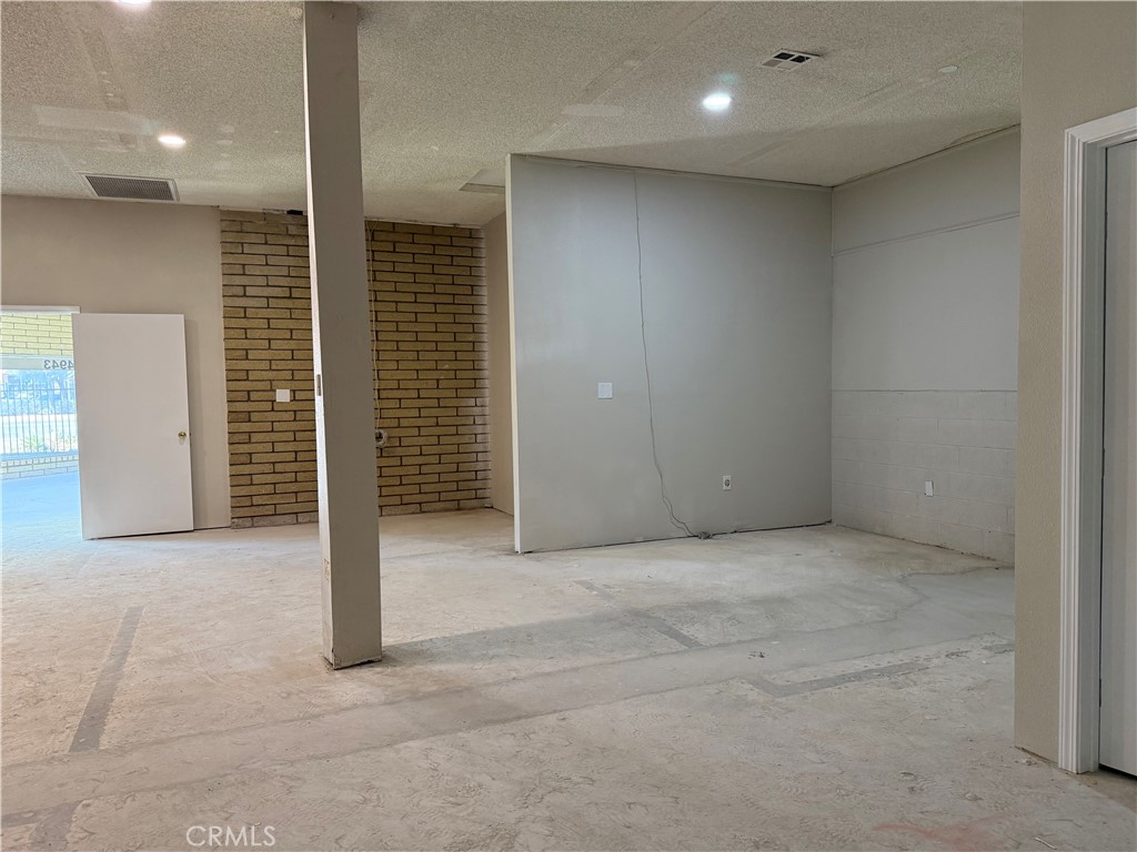 4943 La Sierra Avenue Property Photo 25