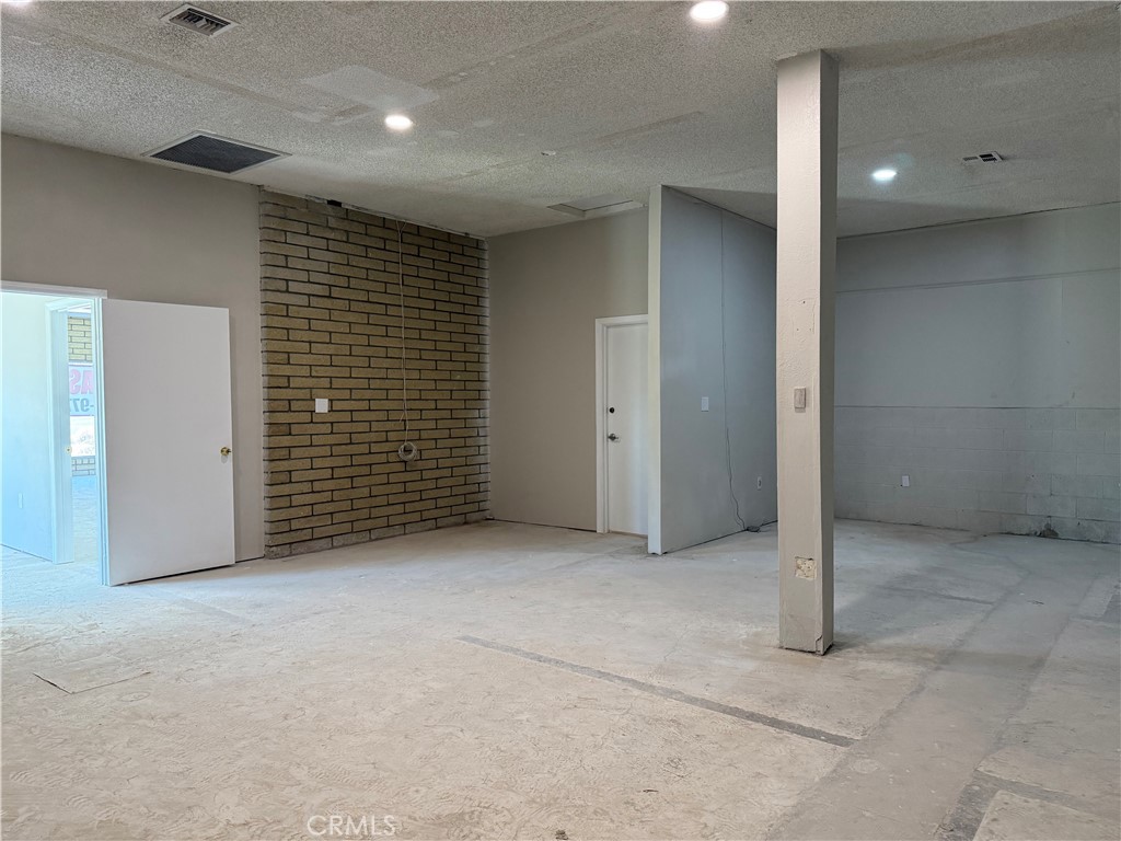 4943 La Sierra Avenue Property Photo 26