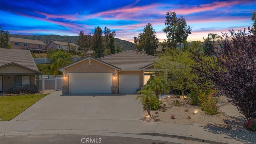 27707 Blue Mesa Property Photo 1