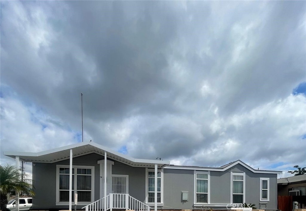 17333 Valley 71e Property Photo 1