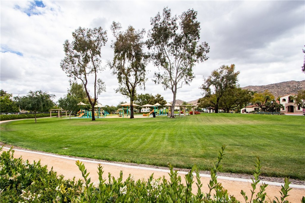 25866 Iris C Property Photo 25