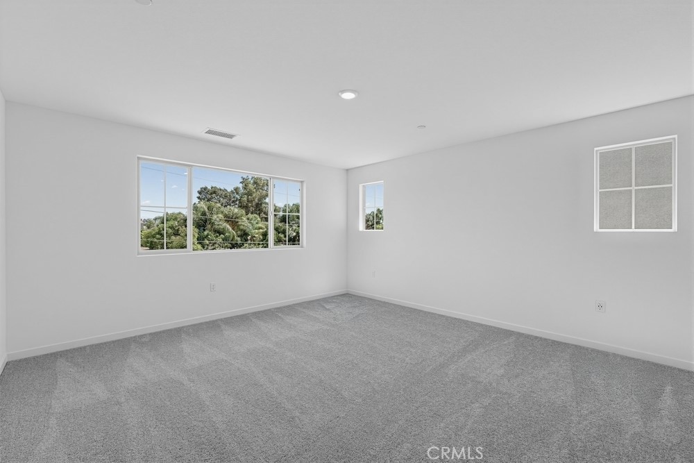 9568 Glenmore Forest Drive Property Photo 5