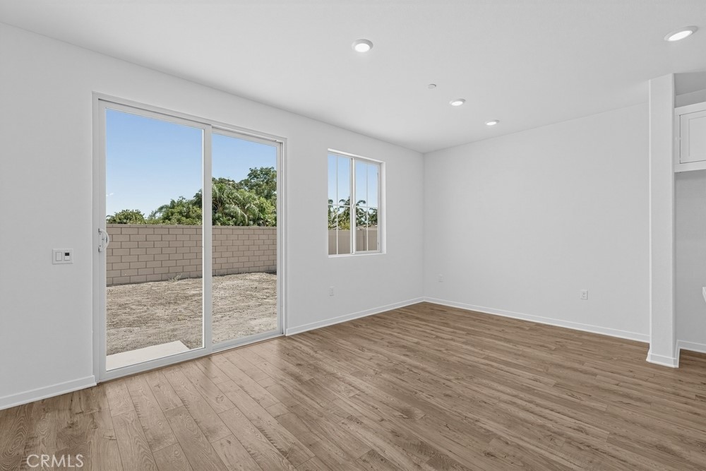 9568 Glenmore Forest Drive Property Photo 6