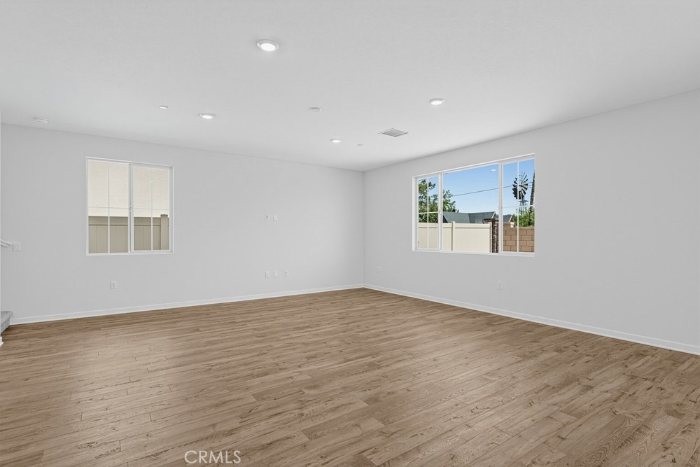 9568 Glenmore Forest Drive Property Photo 8