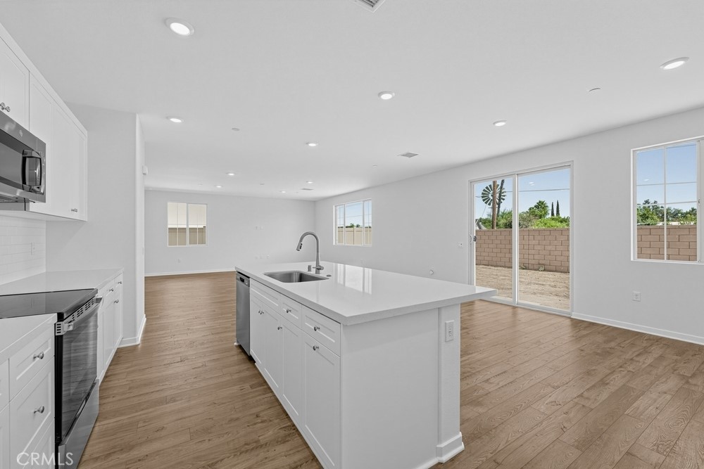 9568 Glenmore Forest Drive Property Photo 10