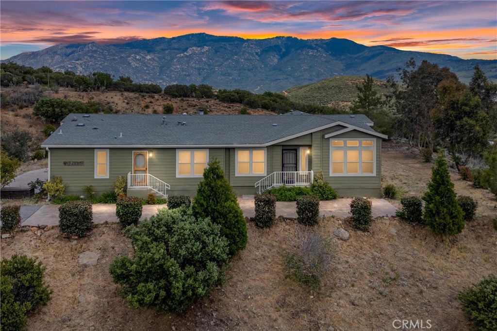 47112 Woodcliff Drive Property Photo 1