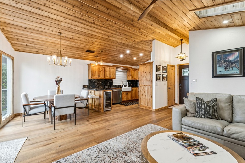 590 Arrowhead Villa Property Photo 4