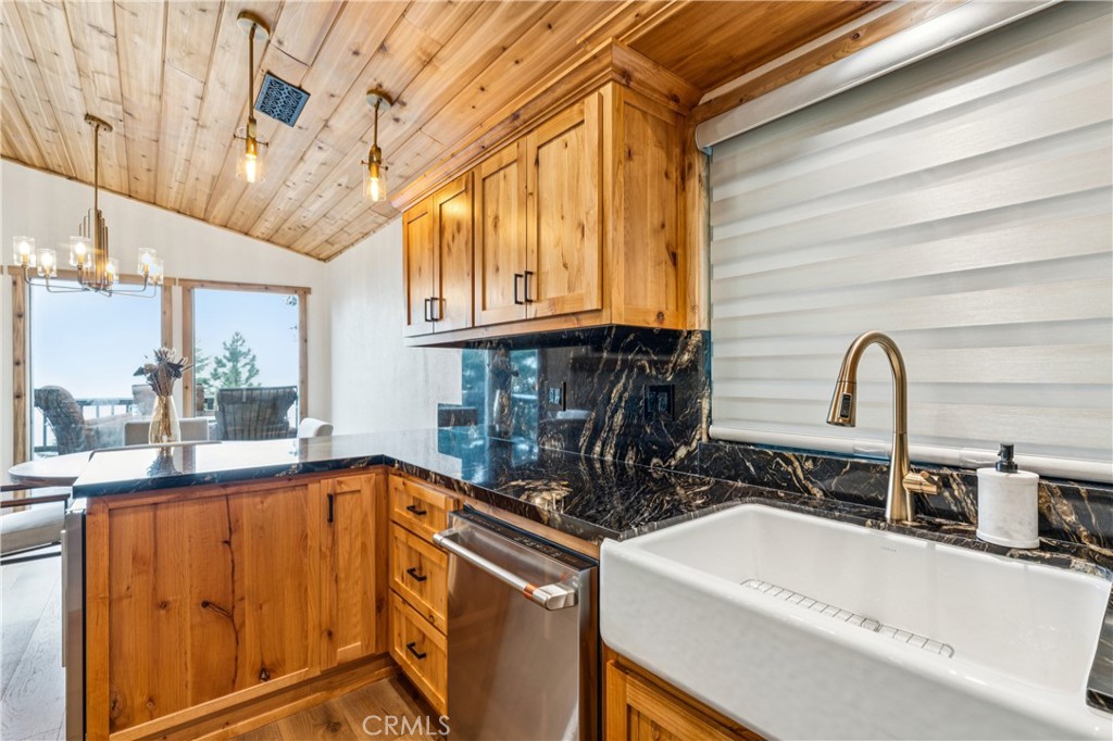 590 Arrowhead Villa Property Photo 8