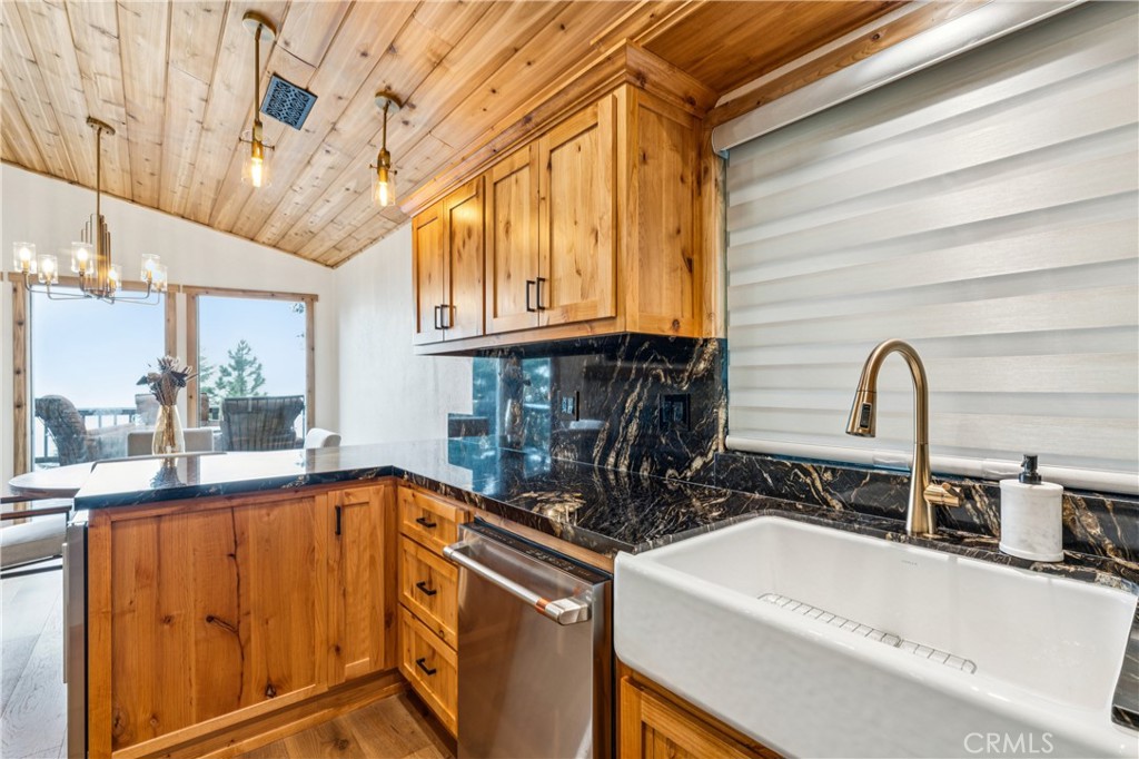 590 Arrowhead Villa Property Photo 8