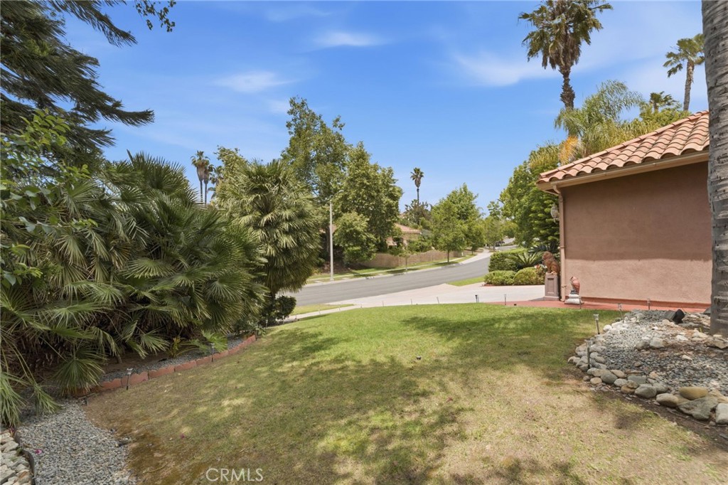 933 La Salle Circle Property Photo 5