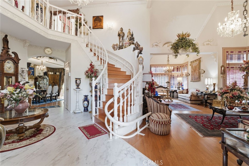 933 La Salle Circle Property Photo 7