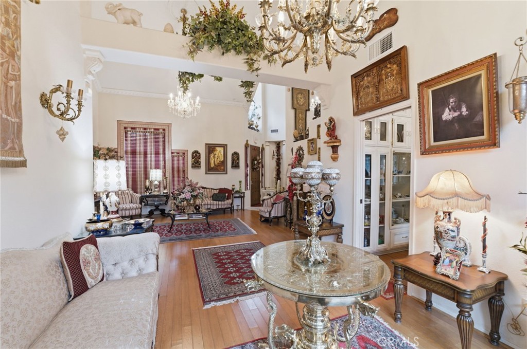 933 La Salle Circle Property Photo 16
