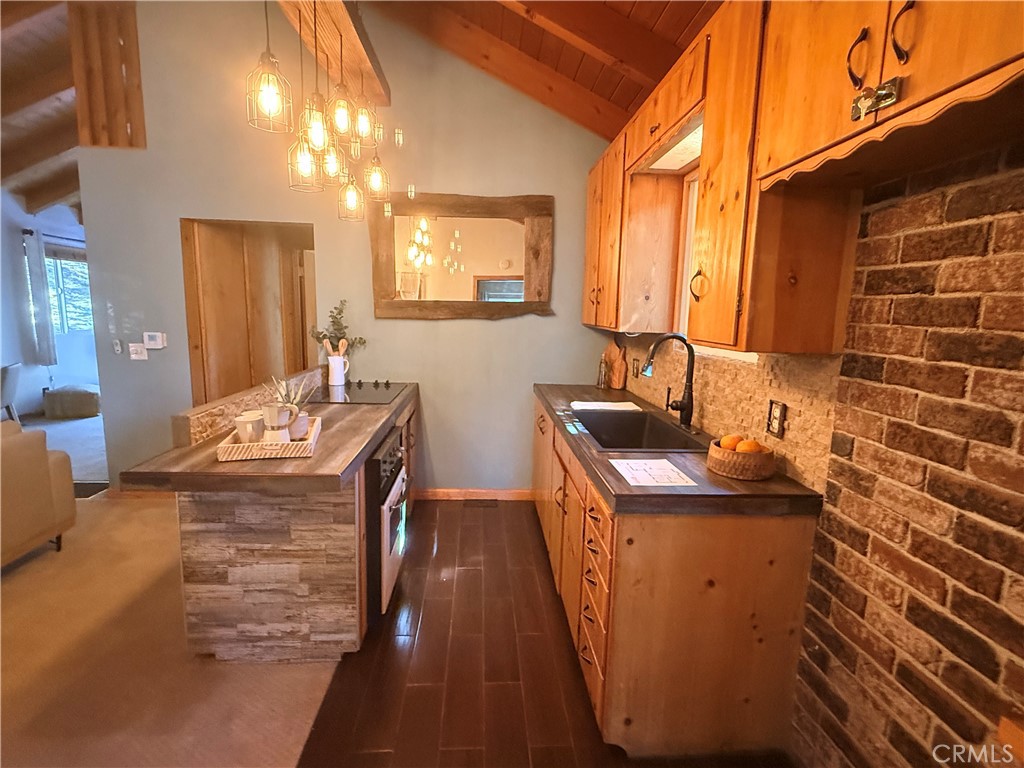 6199 Cedar Property Photo 11