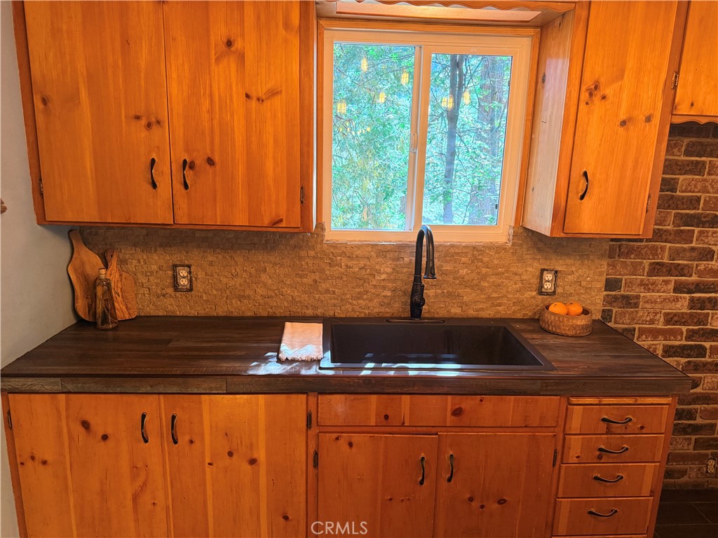 6199 Cedar Property Photo 12
