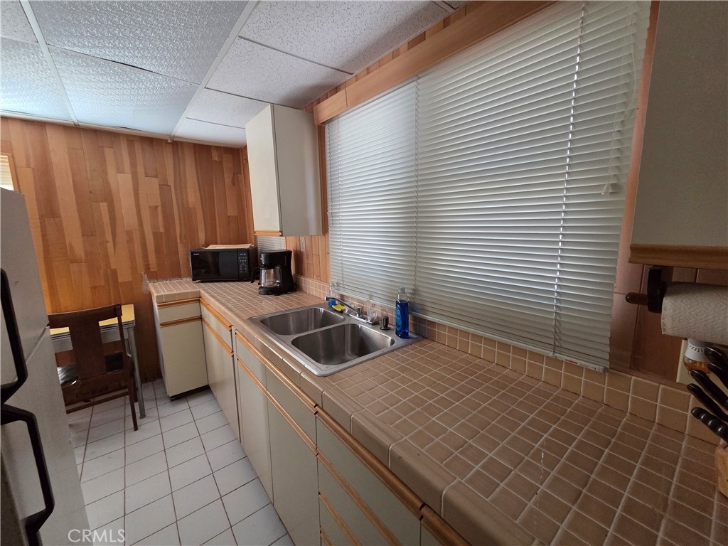 525 Yukon Property Photo 4