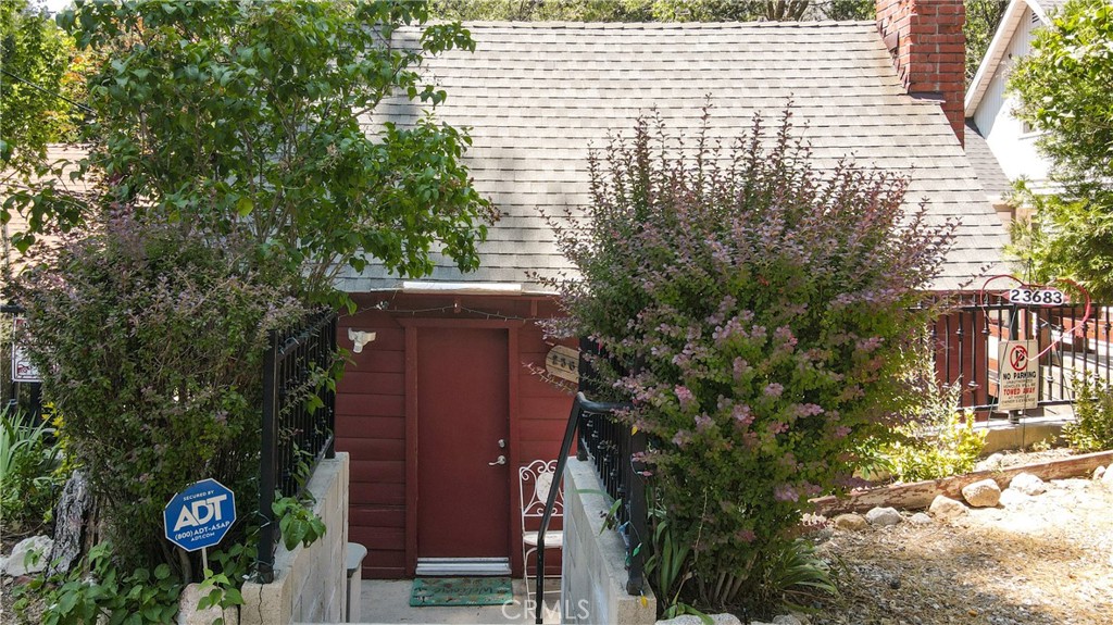 23683 Manzanita Property Photo 3