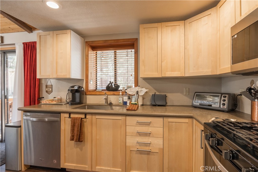 42401 Avalon Road Property Photo 11