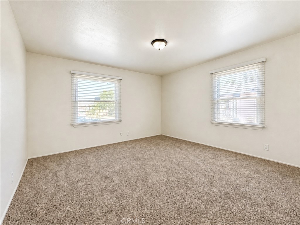 325 N Sanders Street Property Photo 18