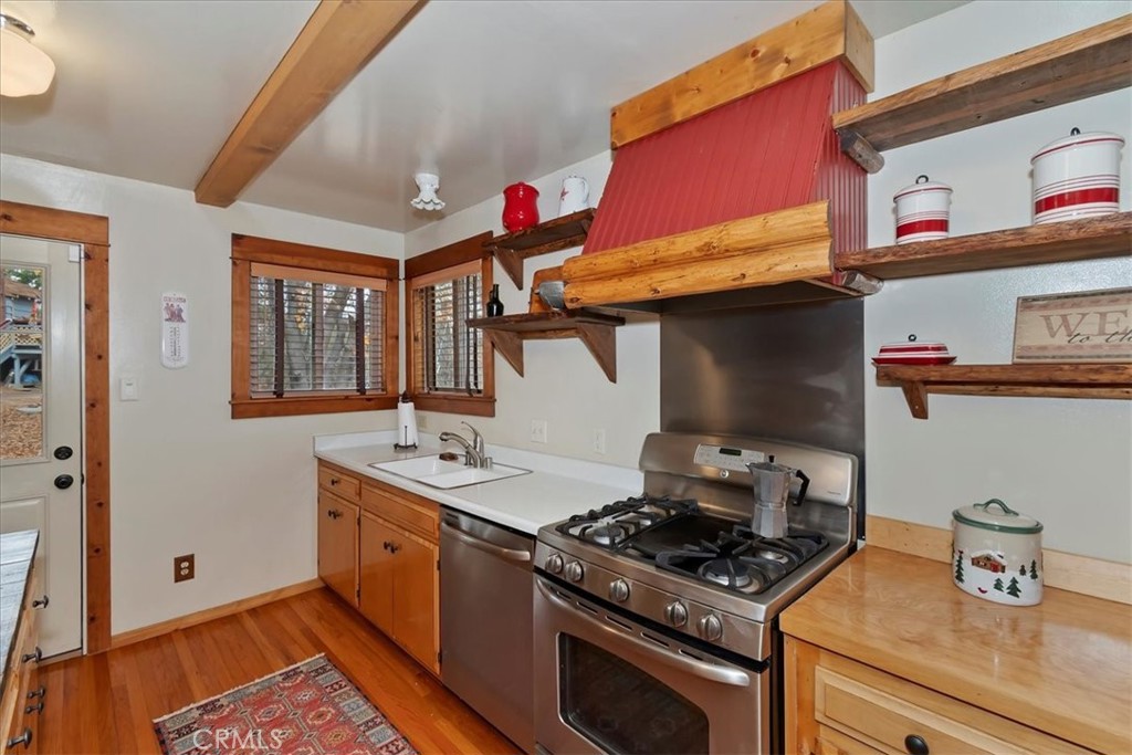 929 Andrew Property Photo 15
