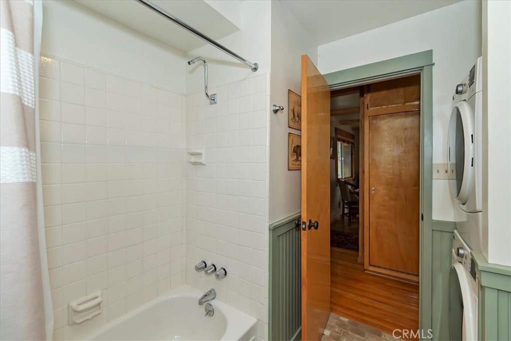 929 Andrew Property Photo 17