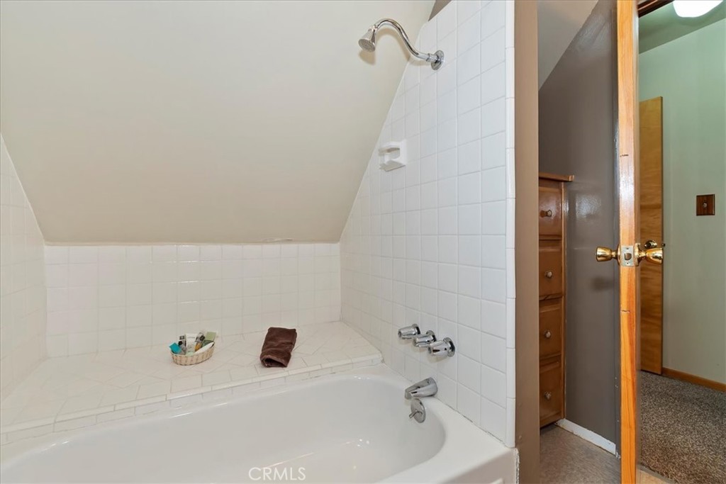 929 Andrew Property Photo 24