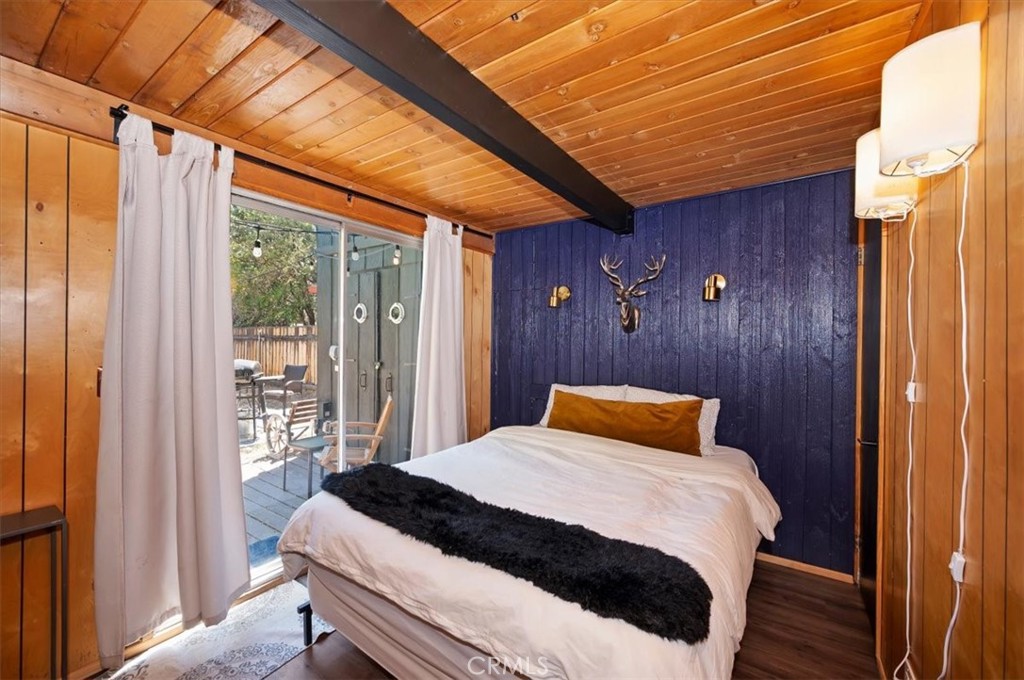 110 E North Shore Drive Property Photo 8