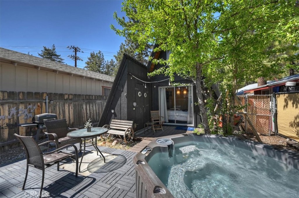 110 E North Shore Drive Property Photo 14