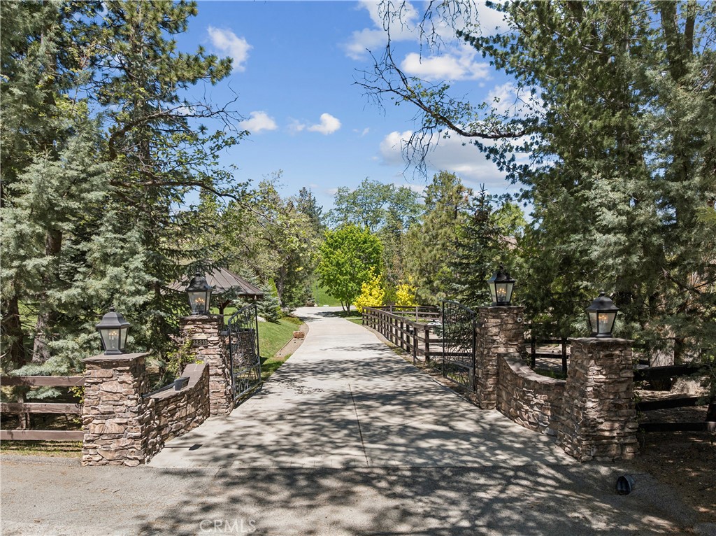 32310 Hummingbird Court Property Photo 6