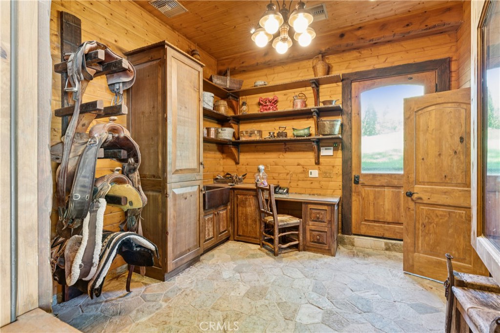 32310 Hummingbird Court Property Photo 47