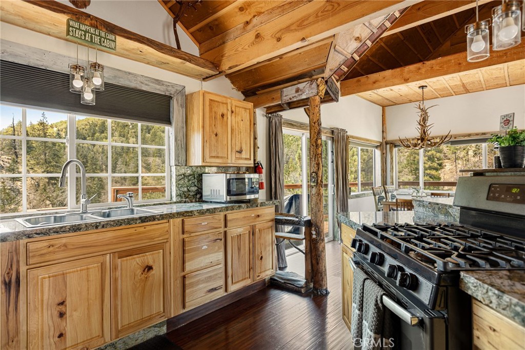 33141 Big Bear Lake Road Property Photo 17