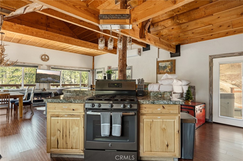33141 Big Bear Lake Road Property Photo 18