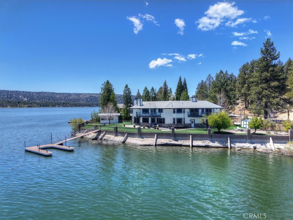 39085 North Shore Drive Property Photo 4