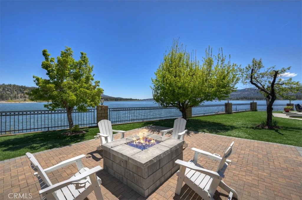 39085 North Shore Drive Property Photo 5