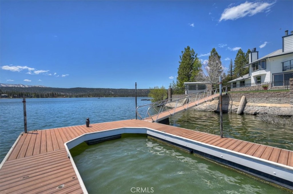 39085 North Shore Drive Property Photo 8
