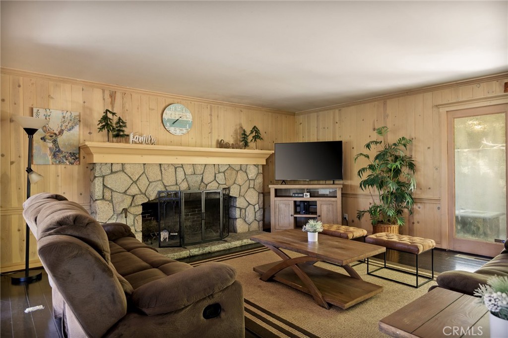 261 Ca-173 Property Photo 3