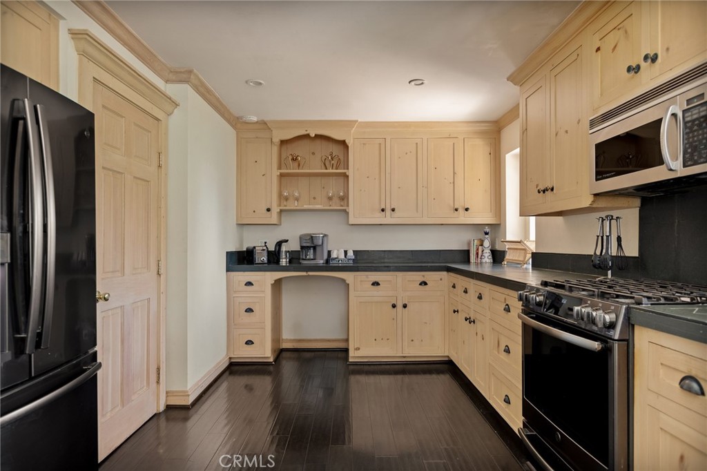 261 Ca-173 Property Photo 13