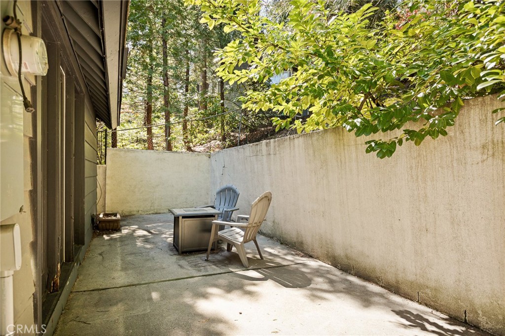 261 Ca-173 Property Photo 40