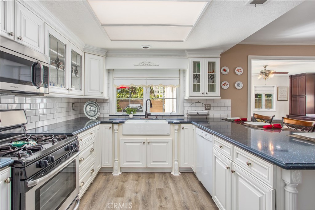 1125 Via Nice Property Photo 6