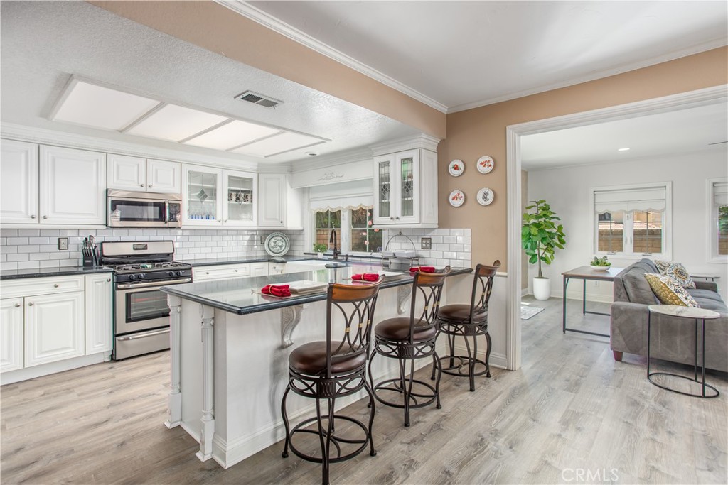 1125 Via Nice Property Photo 8