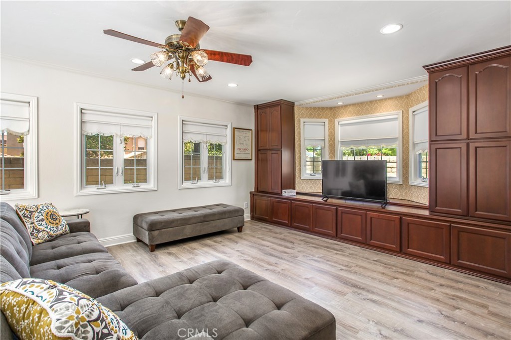 1125 Via Nice Property Photo 11