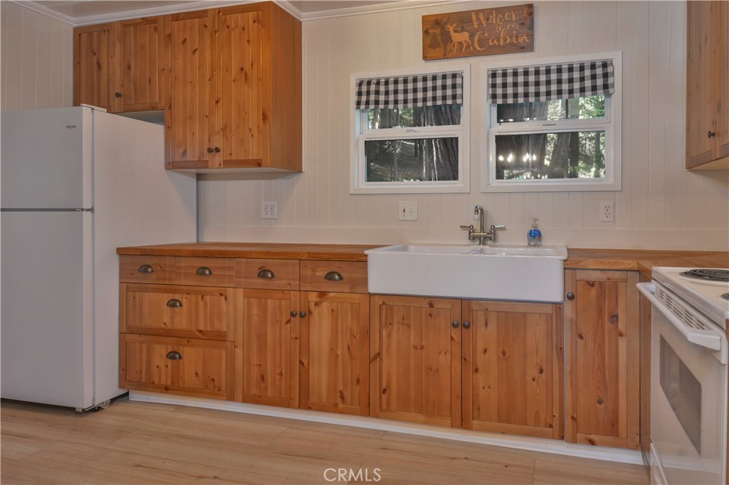 27245 Little Bear Property Photo 6