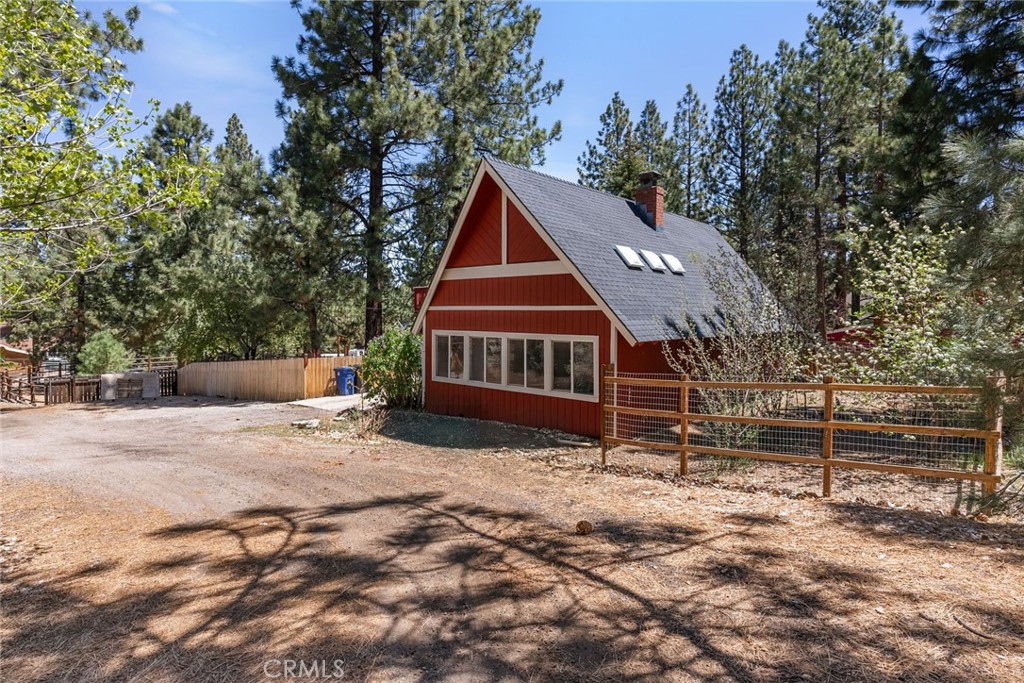 2157 Mariposa Lane Property Photo 2