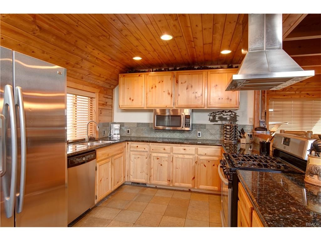 39697 Lake Drive Property Photo 10