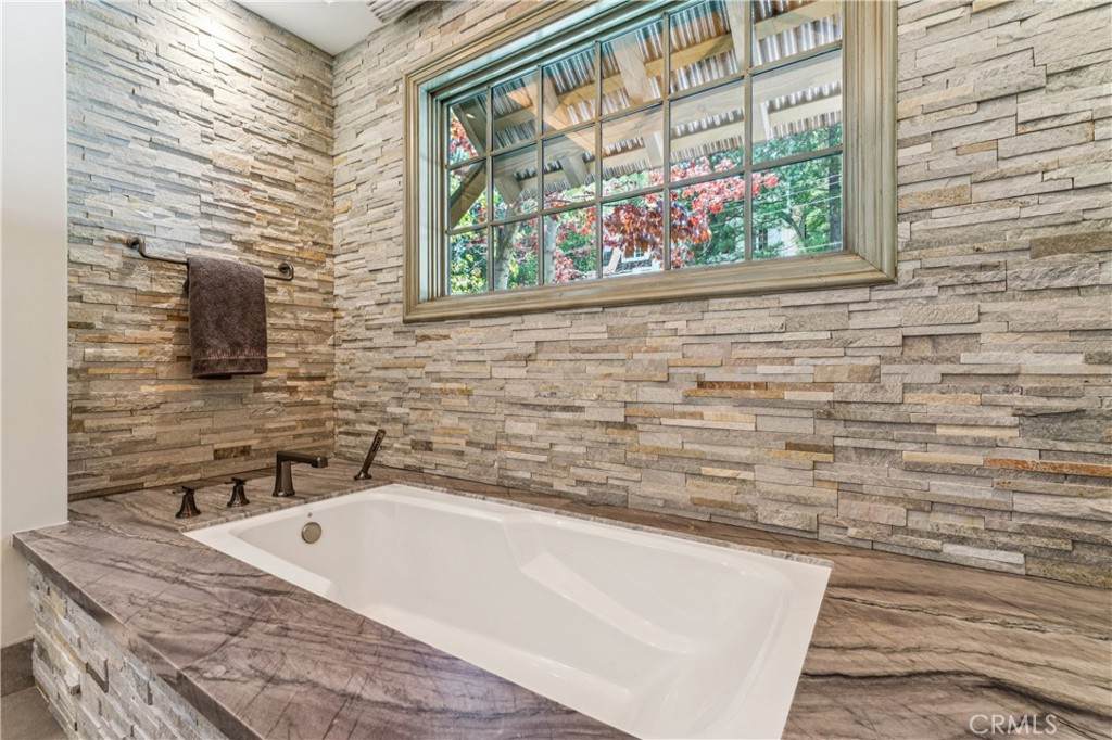 27720 Hamiltair Drive Property Photo 43