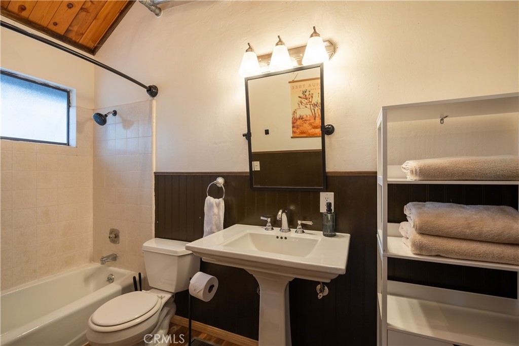 26645 Lake Forest Property Photo 32