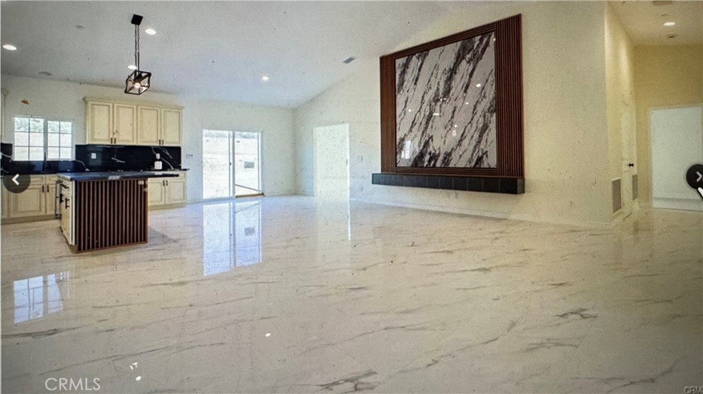 44270 Whittier Property Photo 3