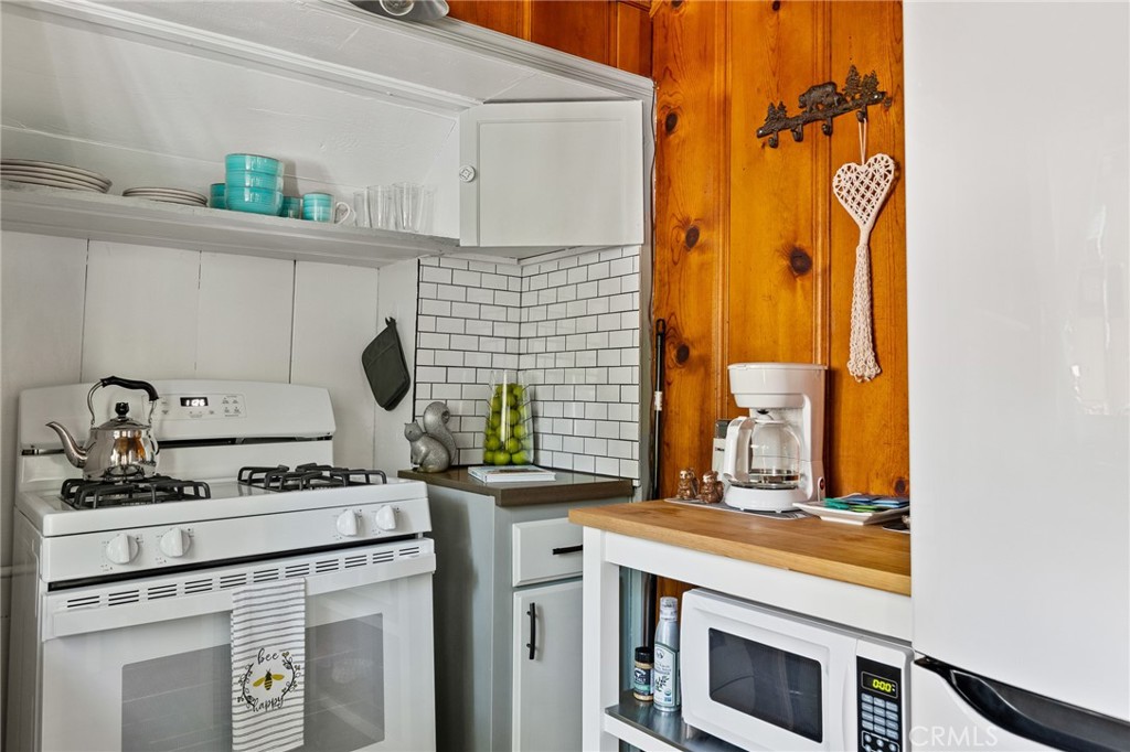 27010 State Highway 189 Property Photo 5
