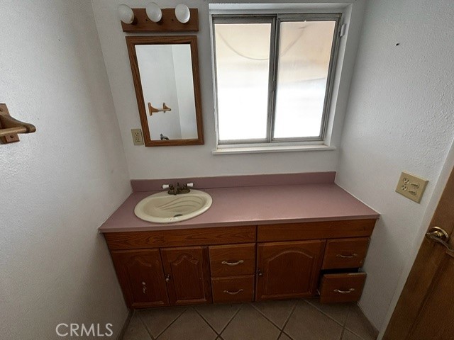 1021 E Chanslor Way Property Photo 15