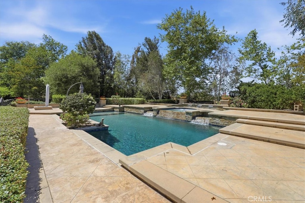 3948 Shady Ridge Drive Property Photo 4